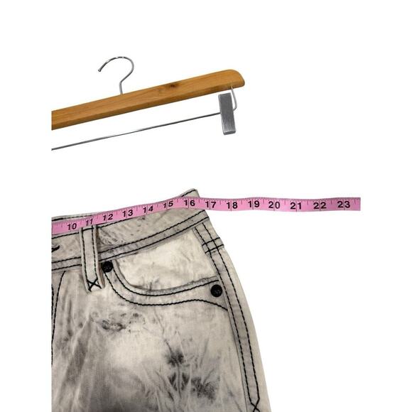 Rock Revival Cleora Mid Rise Shorts Thick Stitch Cut Off Style Gray Womens 30 - Picture 7 of 9